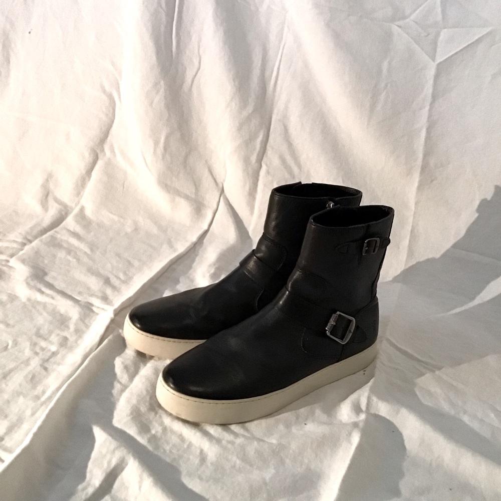 Frye Black leather high top sneakers with zipper size 10 women’s